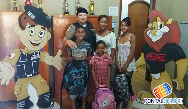 P.M. de Itapagipe realiza entrega de material escolar
