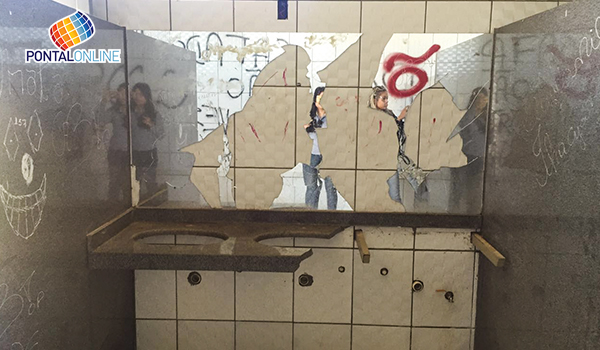 Banheiros públicos do Parque dos Lagos é alvo de vandalismo