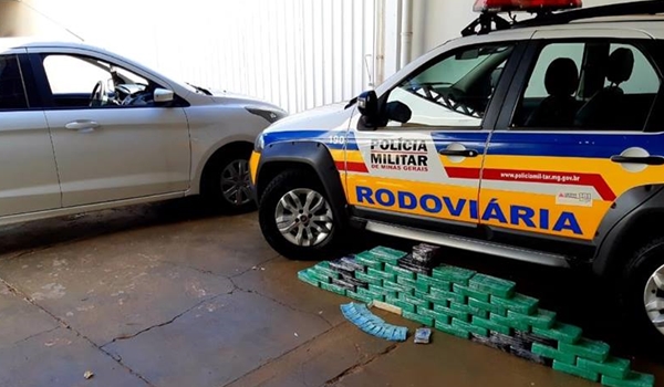 Polícia apreende carregamento de cocaína em rodovia