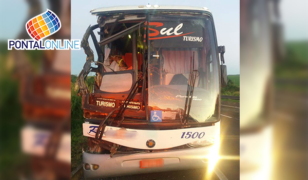 Ônibus se envolvem em acidente em Uberaba