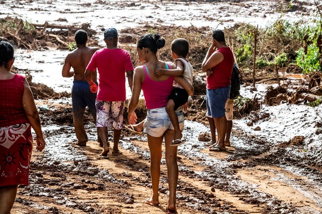 Afetados aguardam por indenizações em Brumadinho