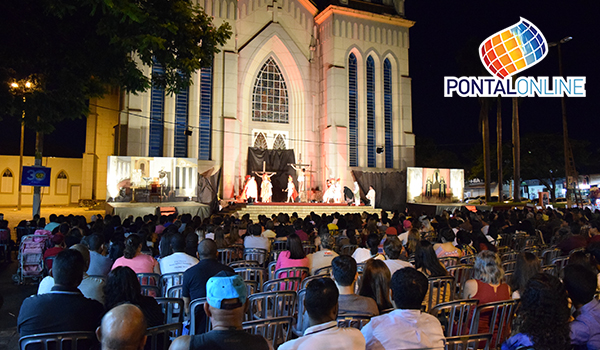 Teatro Paixão de Cristo é realizado com muito sucesso