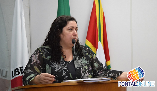 Promotora fala da regularização fundiária