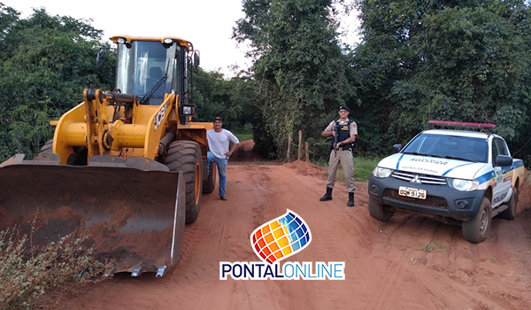 Mutirão recupera estradas rurais do município