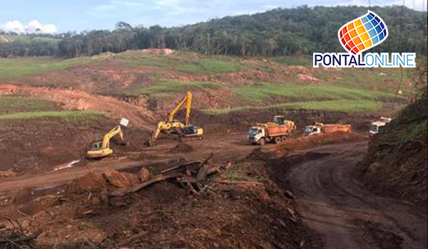 Bombeiros encontram corpo inteiro em Brumadinho