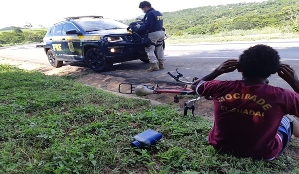 ADOLESCENTE DE UBERABA É ENCONTRADO EM RODOVIA DE GO APÓS SAIR DE BICICLETA PARA ENCONTRAR GAROTA NO MARANHÃO