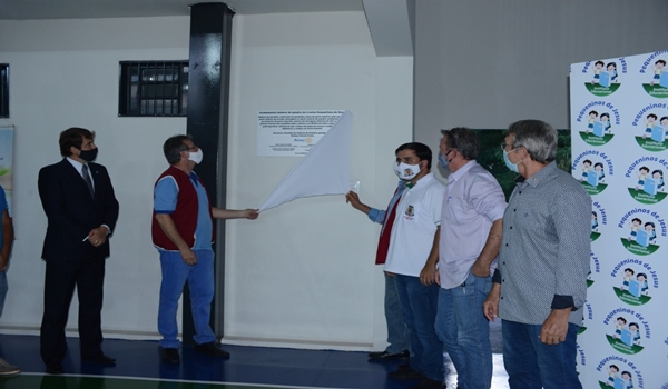 INSTITUTO PEQUENINOS DE JESUS REINAUGURA QUADRA DE ESPORTE E BIBLIOTECA MODERNA E AMPLA