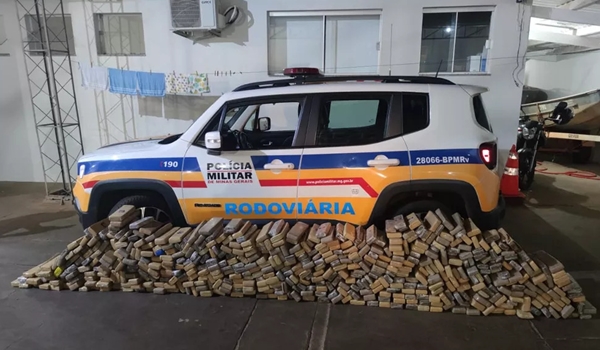 MAIS DE 420 KG DE MACONHA SÃO APREENDIDOS NA MGC-497 EM ITURAMA