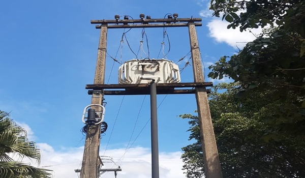 PREFEITURA DE FRUTAL REALIZA REPAROS NA REDE ELÉTRICA DO TERMINAL RODOVIÁRIO