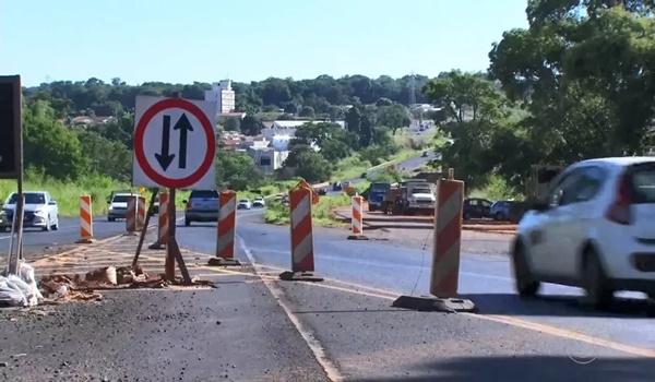 TRECHO DA BR-153 É LIBERADO APÓS INTERDIÇÃO PARA OBRAS DE DUPLICAÇÃO EM RIO PRETO