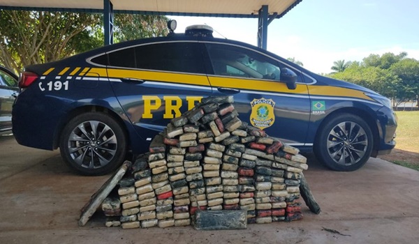 PRF APREENDE 188 KG DE MACONHA QUE VIRIA PARA FRUTAL, E PRENDE TRIO EM TRÊS LAGOAS (MS)