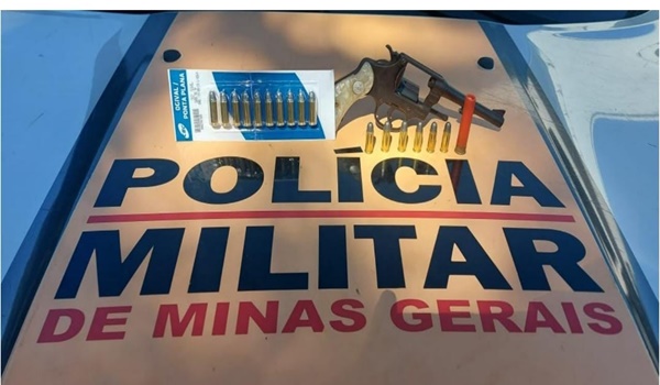 ARMA É APREENDIDA DURANTE ABORDAGEM DA POLÍCIA MILITAR RODOVIÁRIA NA RODOVIA DO CHATÃO