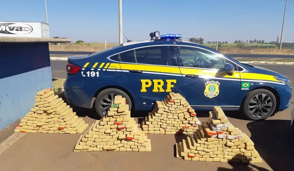 MOTORISTA É DETIDO NA BR-050 EM UBERABA COM QUASE 360 KG DE MACONHA NO CARRO