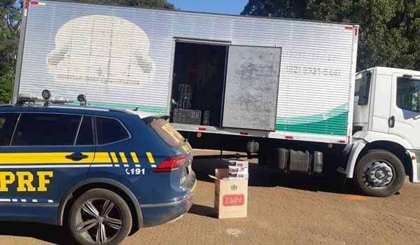 POLÍCIA PRENDE HOMEM QUE TRANSPORTAVA 250 MIL MAÇOS DE CIGARROS DO PARAGUAI