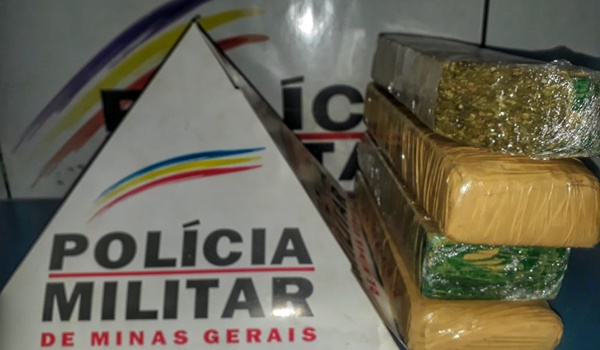 TÁTICO MÓVEL DA POLÍCIA MILITAR APREENDE CINCO QUILOS DE MACONHA EM FRUTAL.