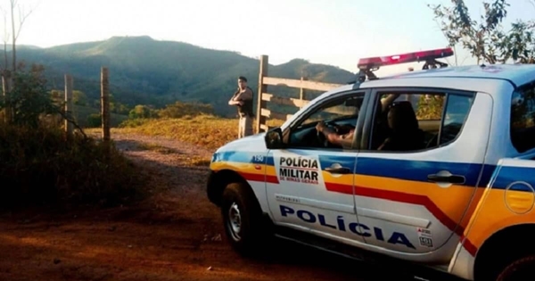 PRESO UM DOS SUSPEITOS DE ENVOLVIMENTO EM ASSALTO A FAZENDA NO MUNICÍPIO DE FRUTAL. APONTADO COMO MOTORISTA DE CAMINHÃO APREENDIDO, ELE FOI LOCALIZADO CAMINHANDO NA BR-153