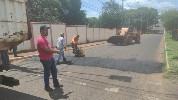 PREFEITURA DE FRUTAL MUDA LOCAL DE REDUTOR DE VELOCIDADE PRÓXIMO AO CORPO DE BOMBEIROS