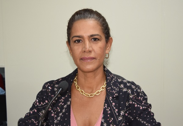 VEREADORA GISLENE SUGERE REFORMA DA UNIDADE BÁSICA DE SAÚDE DO BAIRRO IPÊ AMARELO