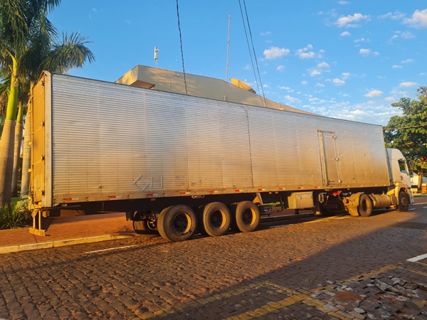 CARGA DE DEFENSIVOS AGRÍCOLAS AVALIADA EM UM MILHÃO DE REAIS É RECUPERADA PELA POLÍCIA MILITAR DE CAMPO FLORIDO