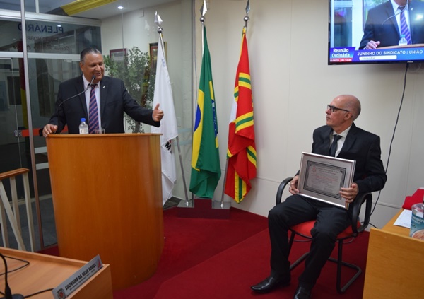 CÂMARA DE FRUTAL APROVA TÍTULO DE CIDADÃO HONORÁRIO A ADALBERTO DA CEF 