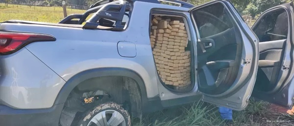 MOTORISTA É PRESO APÓS SER FLAGRADO COM UMA TONELADA DE MACONHA EM RODOVIA DO INTERIOR DE SP