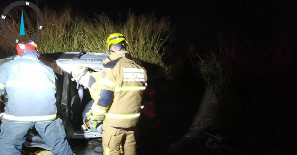 BATIDA ENTRE CARROS DEIXA 3 MORTOS E 5 FERIDOS NA MGC-497 EM UBERLÂNDIA