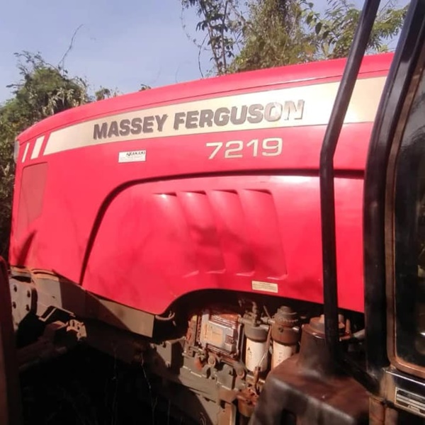 TRATORES E CARRO SÃO ROUBADOS EM FAZENDA DE FRUTAL