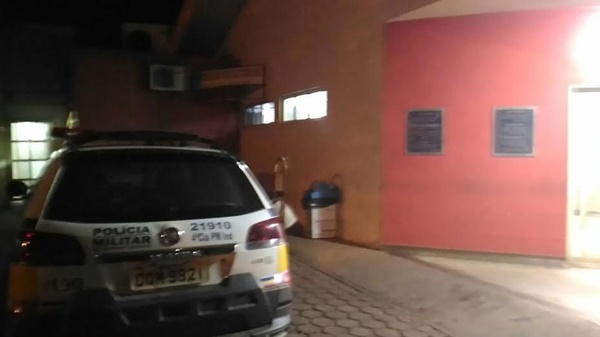 JOVEM DE 19 ANOS É ESFAQUEADO POR DESCONHECIDO EM CASA DE FESTAS NO BAIRRO PROGRESSO