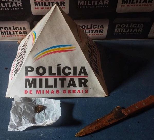 HOMEM É PRESO PORTANDO UMA FACA E MACONHA NA VILA ESPERANÇA