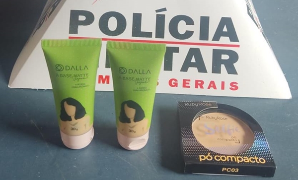 MULHER É PRESA SUSPEITA DE FURTAR LOJA NO CENTRO DE FRUTAL