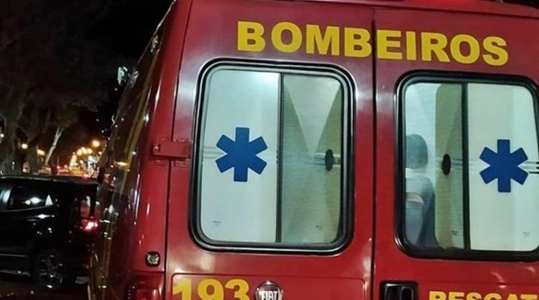 MOTOCICLISTA FICA FERIDO AO BATER CONTRA CARRO NO BAIRRO ALTO BOA VISTA