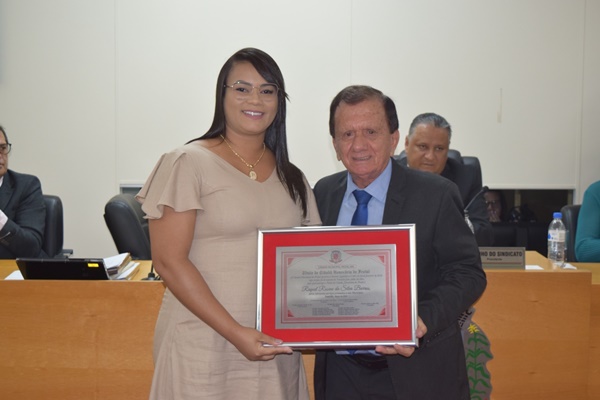 DEDICADA ENFERMEIRA DE APARECIDA DE MINAS RECEBE TÍTULO DE CIDADÃ HONORÁRIA DE FRUTAL 