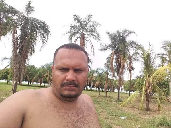 HOMEM MORRE ALVEJADO COM TIROS NAS COSTAS ENQUANTO ESTAVA COM O FILHO NO COLO EM ARAÇATUBA