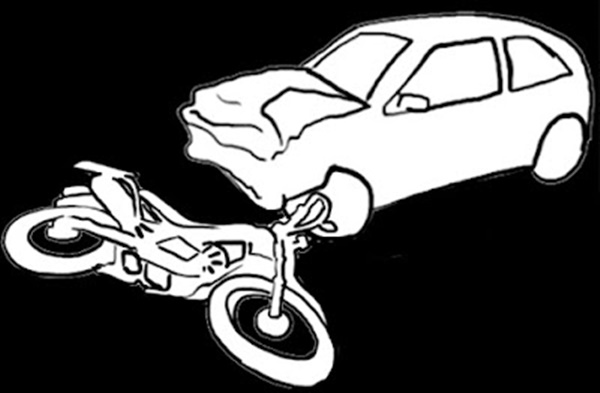 CARRO E MOTO BATEM E MULHER FICA FERIDA