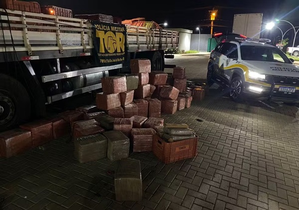 POLÍCIA APREENDE 3 TONELADAS DE MACONHA ESCONDIDAS EM CARGA DE CAIXAS PLÁSTICAS EM CATANDUVA