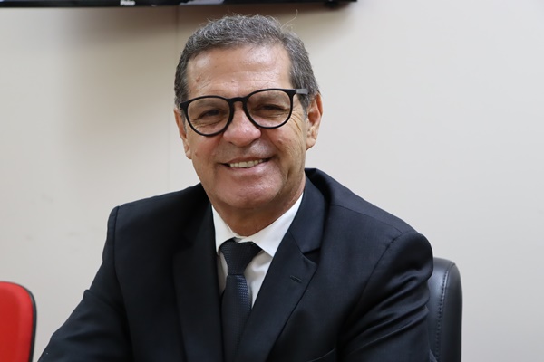 CÂMARA DE FRUTAL APROVA INDICAÇÃO PARA MELHORIAS NA SINALIZAÇÃO DE TRÂNSITO DA CIDADE 