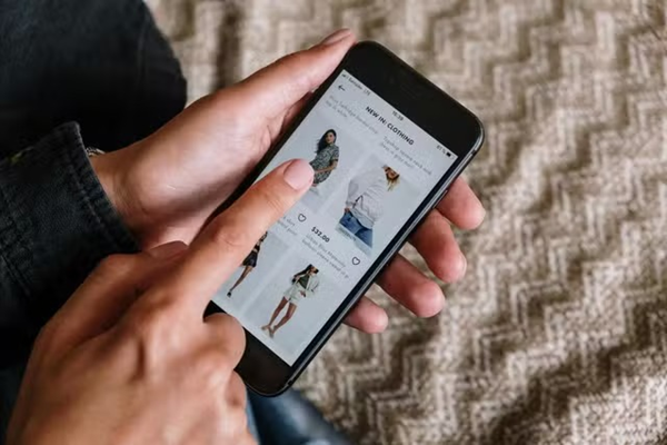 COMPRAS DE FIM DE ANO: ESPECIALISTA DÁ DICAS DE COMO PREVENIR GOLPES DIGITAIS QUE SÃO FREQUENTES NESTA ÉPOCA