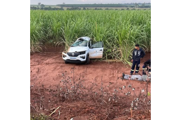 FUNCIONÁRIA DE EMPRESA TERCEIRIZADA DA CEMIG FICA FERIDA EM CAPOTAMENTO NA MG-255