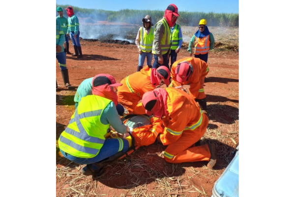 CORPO DE BOMBEIROS REALIZA SIMULADO DE INCÊNDIO E RESGATE NA USINA CERRADÃO EM FRUTAL