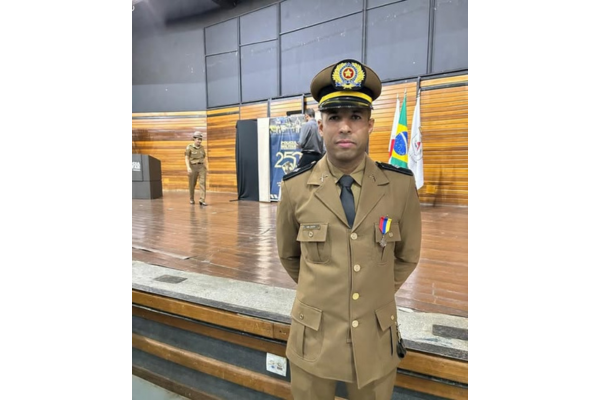 TENENTE SOUZA, DE FRUTAL, RECEBE MEDALHA DE MÉRITO PROFISSIONAL DA PMMG POR DESTAQUE NO COMBATE AO CRIME