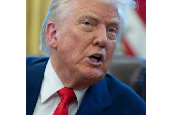 TRUMP AVALIA BOMBARDAR O IRÃ EM MEIO A ESCALADA DE TENSÕES NO ORIENTE MÉDIO, DIZ SITE AXIOS
