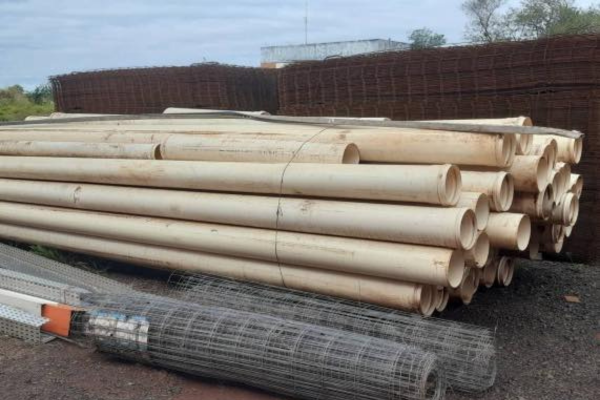 FURTO DE 90 BARRAS DE CANOS DE PVC É REGISTRADO EM EMPRESA NA BR-153, EM FRONTEIRA/MG