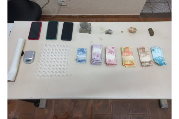 POLÍCIA CIVIL E MILITAR REALIZAM OPERAÇÃO CONTRA O TRÁFICO EM FRUTAL E CONDUZEM DOIS HOMENS À DELEGACIA