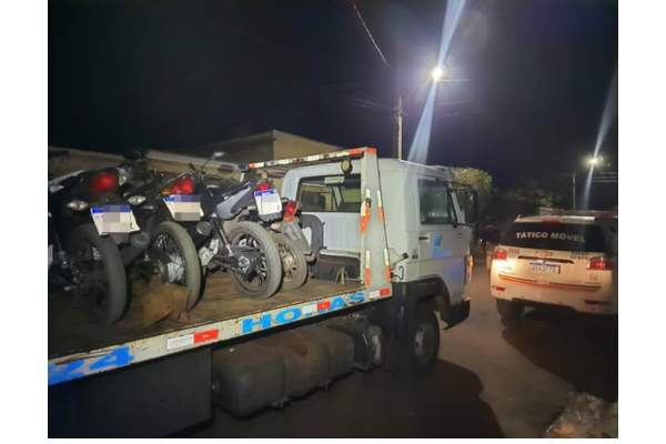 MOTOS SÃO APREENDIDAS APÓS MANOBRAS PERIGOSAS E PERTURBAÇÃO DO SOSSEGO EM FRUTAL