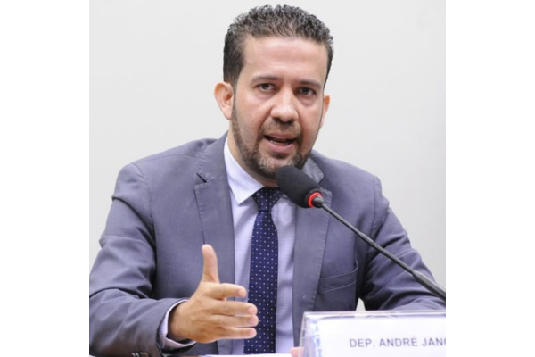 CONSELHO DE ÉTICA APROVA SUSPENSÃO DE TRÊS MESES DO DEPUTADO ANDRÉ JANONES APÓS BATE-BOCA NO PLENÁRIO