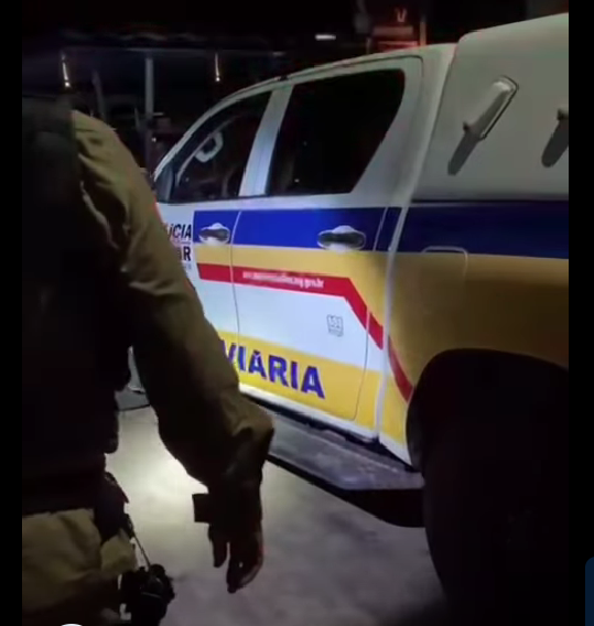 JOVEM É PRESO APÓS PERSEGUIÇÃO EM ALTA VELOCIDADE COM 4 KG DE SIBUTRAMINA NA MGC-497