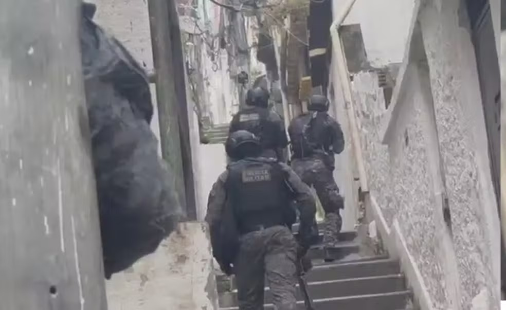 MEGAOPERAÇÃO CONTRA O COMANDO VERMELHO DEIXA AO MENOS 64 MORTOS E 81 PRESOS NO RIO DE JANEIRO; QUATRO POLICIAIS ESTÃO ENTRE AS VÍTIMAS