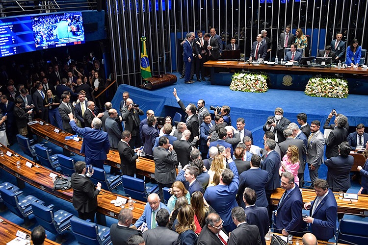 SENADO APROVA ISENÇÃO DO IMPOSTO DE RENDA PARA QUEM GANHA ATÉ R$ 5 MIL