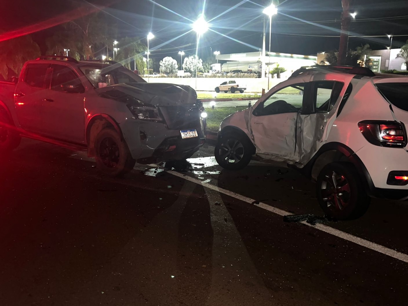 MULHER MORRE E OUTRA FICA FERIDA EM ACIDENTE NA BR-364, EM CAMPINA VERDE