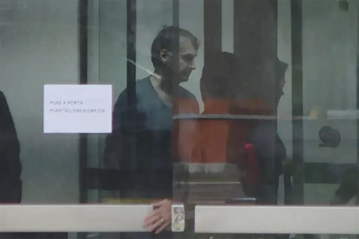 MORAES DETERMINA INÍCIO DO CUMPRIMENTO DA PENA DE 27 ANOS DO EX-PRESIDENTE JAIR BOLSONARO